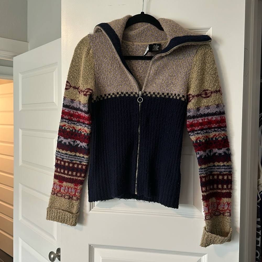 Reference Point Women’s Patterned Zip Up Sweater - image 1